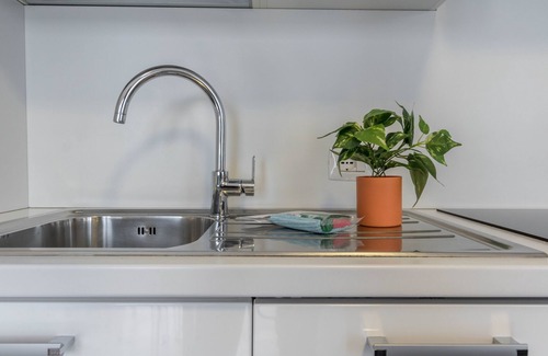 Centro Direzionale Apartment | JOIVY Superb Flat For 4 W/Balcony Near Milano Centrale