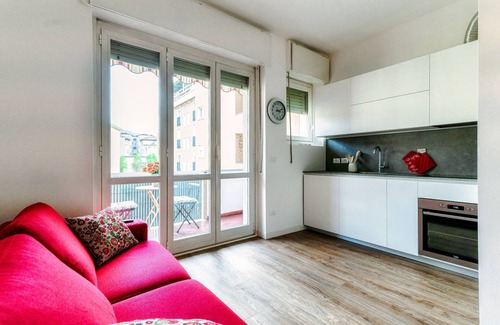 Como Apartment | JOIVY Superb Flat W/Balcony
