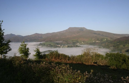 Hasparren Apartment | JOLI T2 Pays Basque for vacations or cures near Cambo les Bains (10mm)