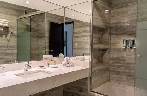 Miraflores Hotel | Jose Antonio Deluxe