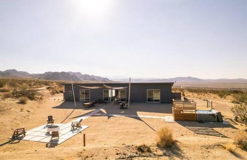 Joshua Tree House | Joshua Tree Luxury Home With Hot Tub & views