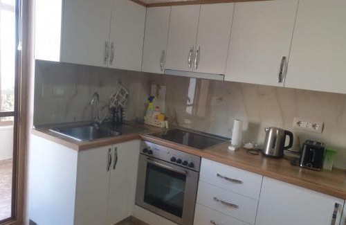 Durres Apartment | Jozi Kaiser Apartment 4