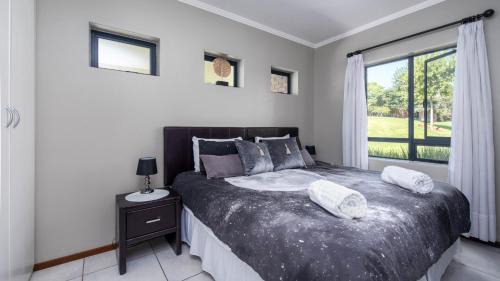 Greater Johannesburg Metropolitan Area Apartment | JoziStay @ Jackal Creek Apartments