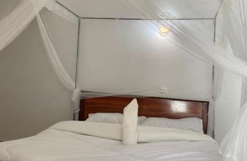 Nakuru Hotel | J’s Eatery and accommodation