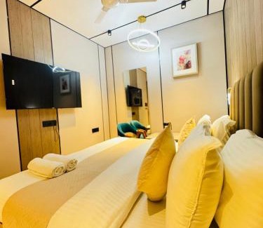 Jangpura Hotel | JS Residency Luxe Collection Hotel Near Nizamuddin Railway Station
