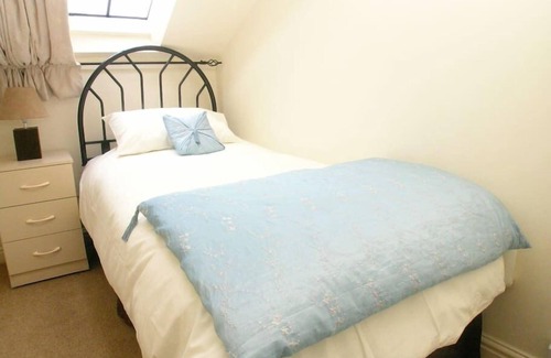 Saintbury Other | Juliet Cottage - Sleeps up to 3 - Large Hot Tub