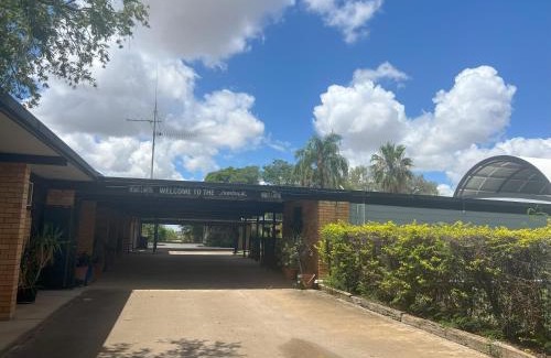 Longreach Hotel | Jumbuck Motel