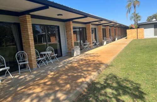Longreach Hotel | Jumbuck Motel