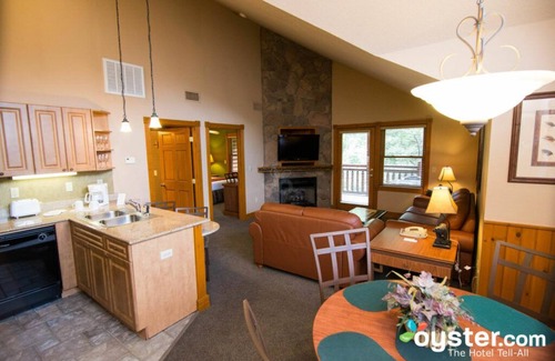 Gatlinburg Resort | June 23-30, 2024, Vacation Resort in Gatlinburg, TN w/Waterpark, 3 BR Sleeps 12