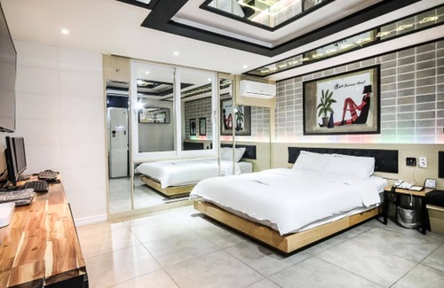 Chunghung Hotel | Jungheung-dong Hotel in Gwangju