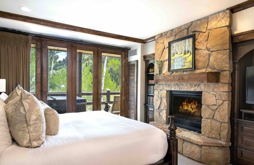 Deer Valley Hotel | Junior King Suite 1 Bedroom Hotel Room by RedAwning