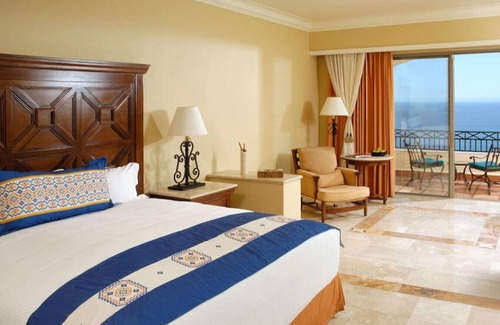 Paraiso Escondido Resort | Junior Suite @ Pueblo Bonito Sunset Beach Sleeps 4