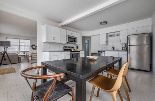 Harbert House | Juniper Presents: 4BR Cottage w/Fire Pit, Hammock + Nr Scenic Path
