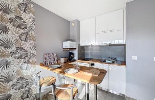 Courseulles-sur-Mer Apartment | JUNO Appart