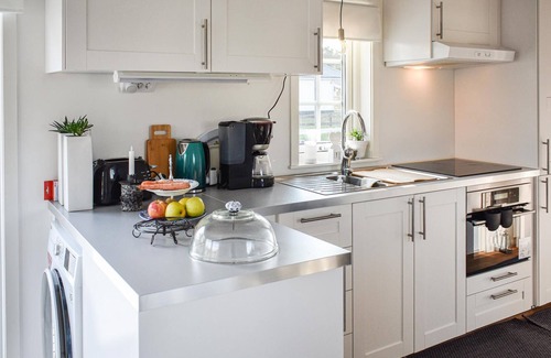 Sanna House | Just a few minutes from the lake, this charming and welcoming cottage with a beautiful terrace await