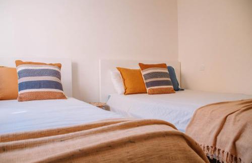 Lanhelas Villa | Just Like Home - Casa Lima