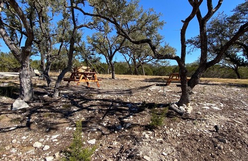 Dripping Springs Cottage | Just minutes away from numerous wine tasting rooms and distilleries