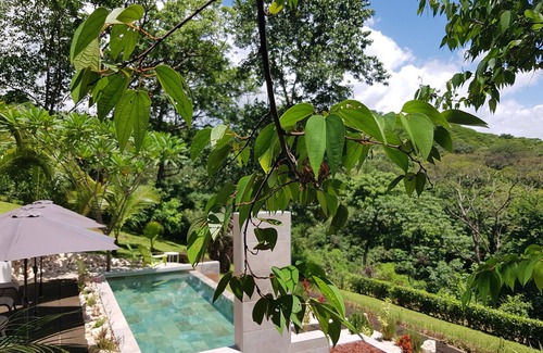 Pinilla House | Kélia 🍃 Hotel Baliyana Lodge in the 💚 of nature.