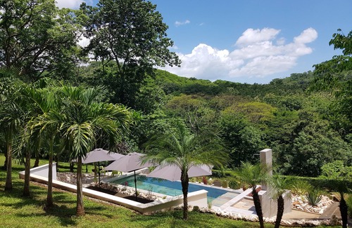 Pinilla House | Kélia 🍃 Hotel Baliyana Lodge in the 💚 of nature.