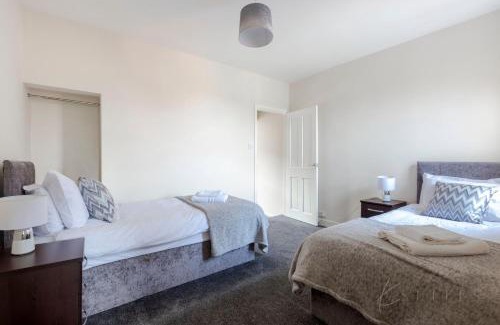 Reading House | K Suites - Palmer Park - 4 Bedroom