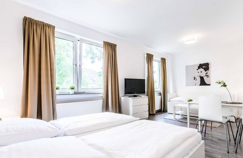 Hoehenberg Apartment | K61 modern apartment in a central location for 3 people in Cologne Höhenberg with W-LAN