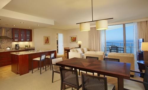 Waikiki Hotel | Ka Laʻi Waikiki Beach, LXR Hotels & Resorts