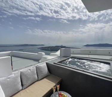 Fira Apartment | Kafieris View