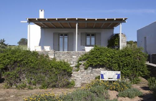 Santa Maria Villa | Kallisti Daphne · Gorgeous Villa - an oasis for 8 people