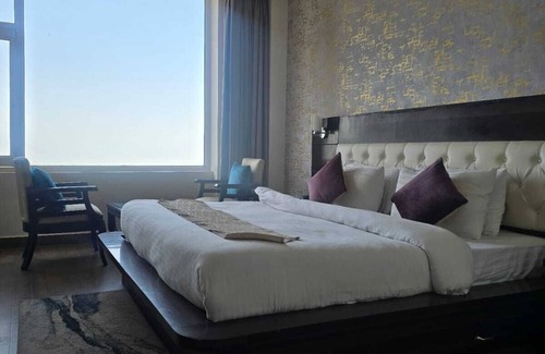 Naddi Hotel | Kamal Residency By Memory Stays