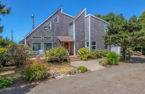 Neskowin House | Kamis Beach House - Meredith Lodging