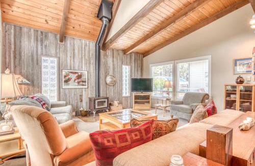 Neskowin House | Kamis Beach House - Meredith Lodging