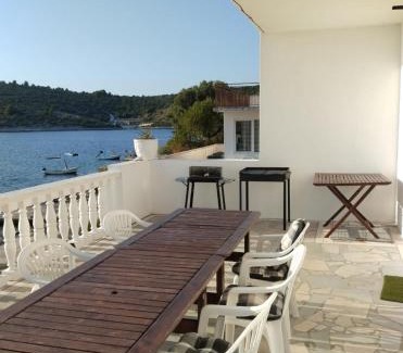 Dvornica Apartment | Kanica seaside apartment Roko 10 m from sea