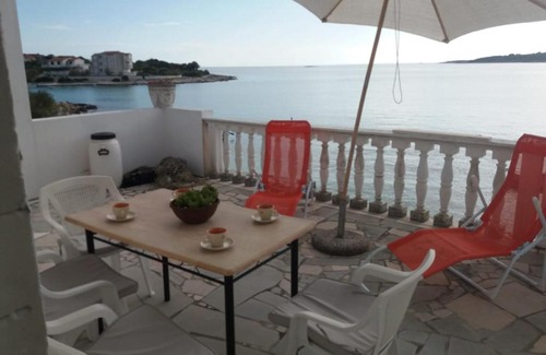 Dvornica Apartment | Kanica seaside apartment Roko 10 m from sea