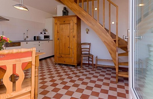 Ostseebad Ahrenshoop Apartment | Kapitänshaus - Atelier