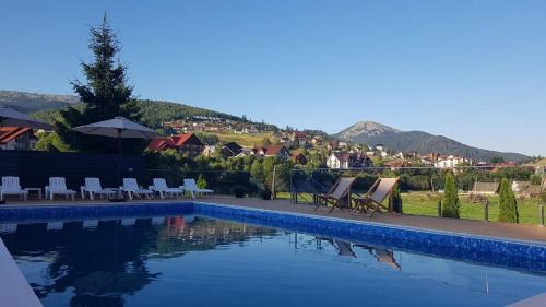 Polyanytsya Hotel | Karpatski Zori Hotel