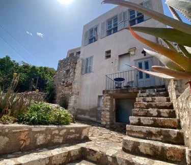 Megisti House | Kasa Antika