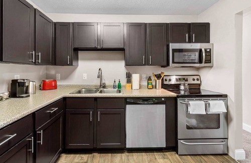 Northeast South Bend Apartment | Kasa | Minutes to Notre Dame | South Bend