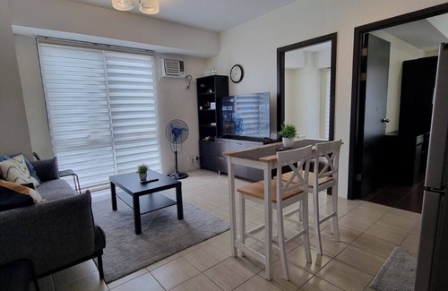 Ugong Condo | Kasara C5 Pasig 2BR 2BA WowHigh Corner Spectacular Views Arcovia SM Tiendesitas
