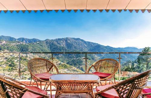 Dharampur Apartment | Kasauli Edge Apt with Balcony