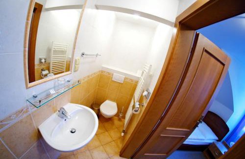 Lucivna Hotel | Kastiel Lucivna
