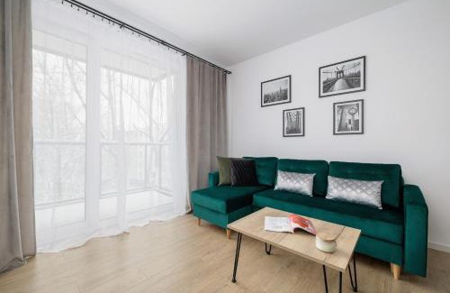 Bytkow Apartment | Katowice Apartament przy Parku Śląskim Bytkowska by Noclegi Renters