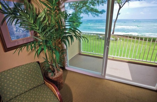 Wailua Resort | Kauai Studio: FREE WiFi, Oceanfront Resort, Pool, Spa, Near Coconut Marketplace