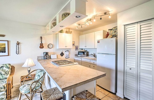 Kaunakakai Apartment | Kaunakakai Escape: Heated Pool & Beach Access