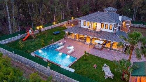 Fethiye Villa | Kaya Köy'de Özel Havuzlu, 5 Yatak Odalı Lüks Villa Albera
