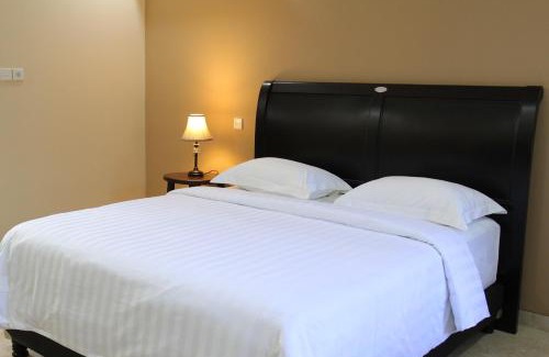 Batu Bolong House | Kecik Inn