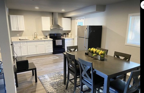 Kent House | KentRenton-EntireLowerUnit Duplex with Large Yard