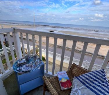 Saint-Regnobert-de-la-Cote-de-Nacre Apartment | Kersimoun - F3 Spacieux - 1er Et face Mer & Plage