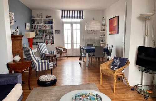 Saint-Regnobert-de-la-Cote-de-Nacre Apartment | Kersimoun - F3 Spacieux - 1er Et face Mer & Plage