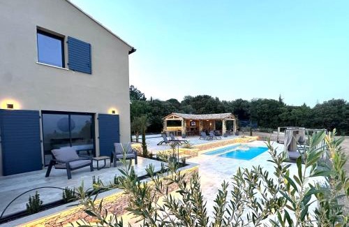 Saint-Saturnin-les-Apt House | Keur Bouyo Luxury Eclectic Retreat in Provence