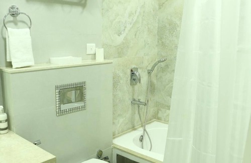 Gurugram Hotel | Keys Lite by Lemon Tree Hotels, Mayfield, Gurgaon